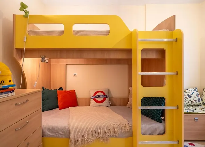 Premium Comfy 2bdr - Free Parking - Fast Wi-fi