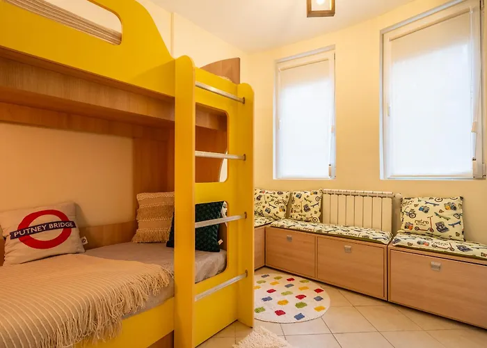 Premium Comfy 2bdr - Free Parking - Fast Wi-fi Apartment *