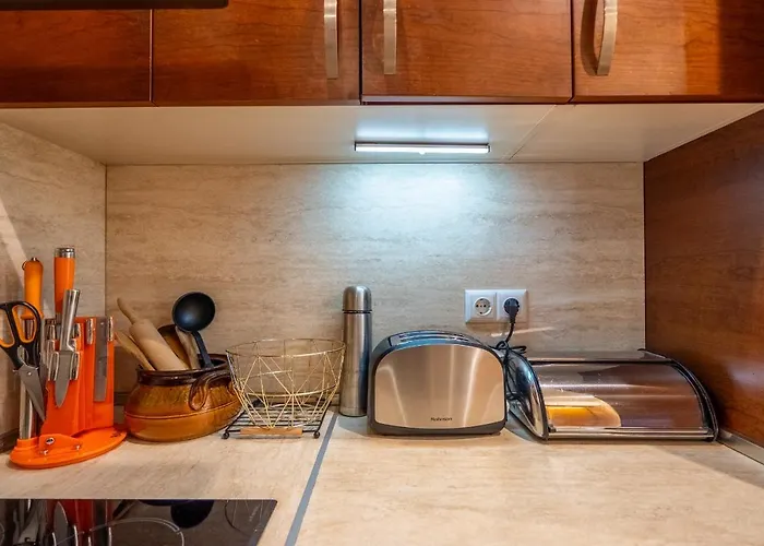 Premium Comfy 2bdr - Free Parking - Fast Wi-fi Apartman