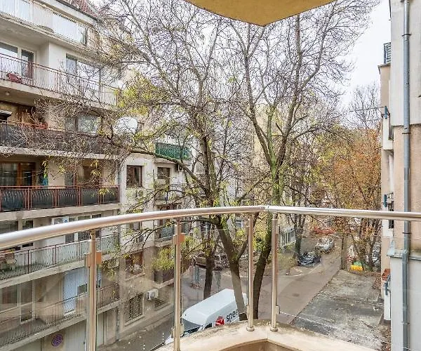 Premium Comfy 2bdr - Free Parking - Fast Wi-fi