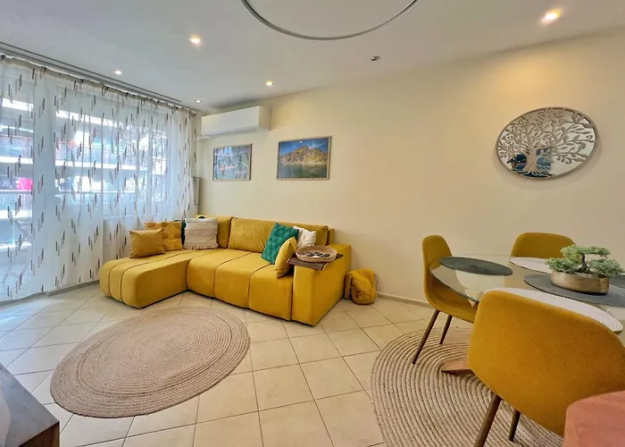 Premium Comfy 2bdr - Free Parking - Fast Wi-fi *