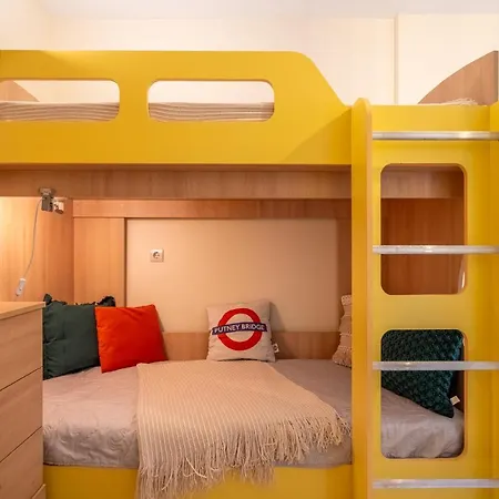 Premium Comfy 2bdr - Free Parking - Fast Wi-fi