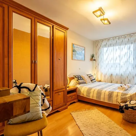 Premium Comfy 2bdr - Free Parking - Fast Wi-fi Apartmán