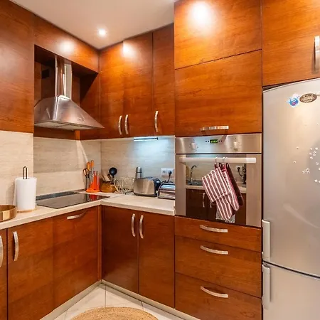 Premium Comfy 2bdr - Free Parking - Fast Wi-fi