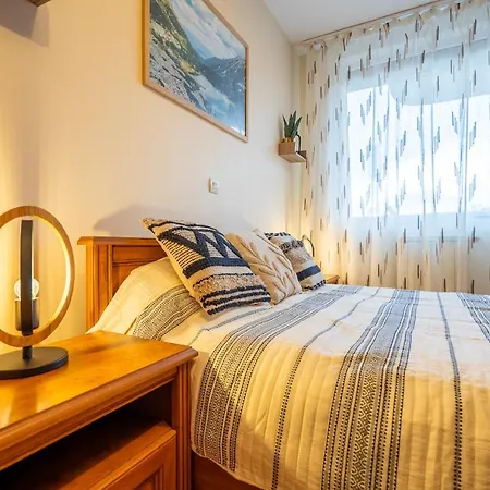 Premium Comfy 2bdr - Free Parking - Fast Wi-fi