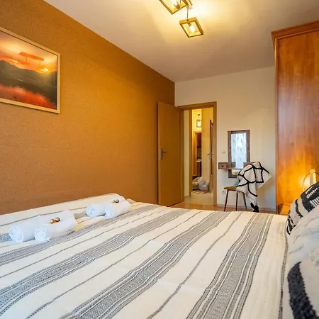 Premium Comfy 2bdr - Free Parking - Fast Wi-fi София