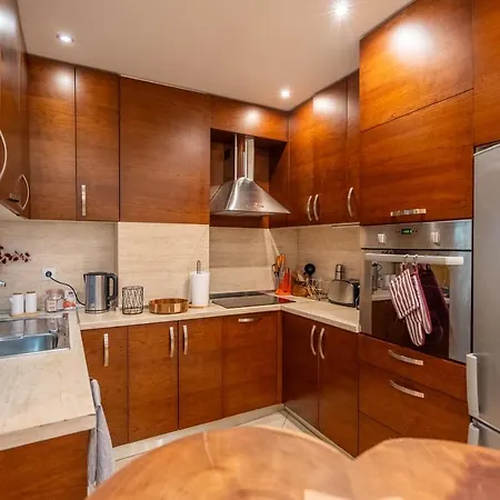 Premium Comfy 2bdr - Free Parking - Fast Wi-fi София