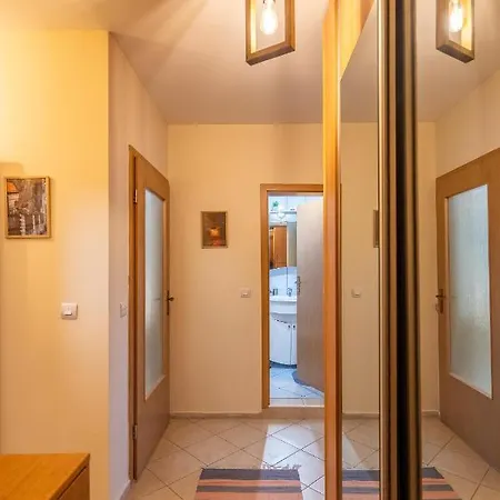 Premium Comfy 2bdr - Free Parking - Fast Wi-fi Apartmán