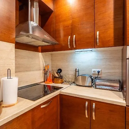 Premium Comfy 2bdr - Free Parking - Fast Wi-fi София