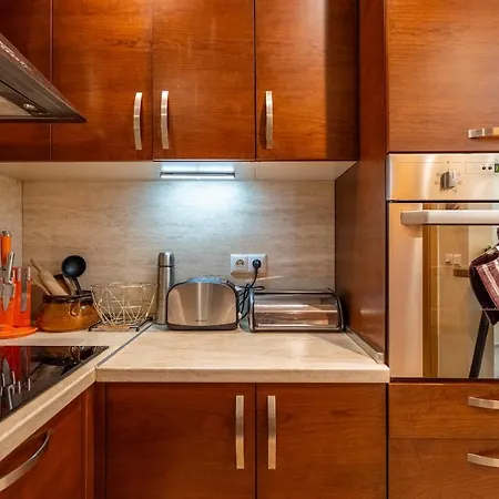 Premium Comfy 2bdr - Free Parking - Fast Wi-fi