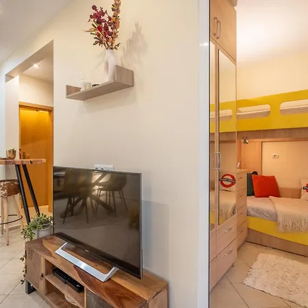 Premium Comfy 2bdr - Free Parking - Fast Wi-fi *