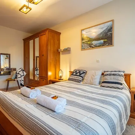 Premium Comfy 2bdr - Free Parking - Fast Wi-fi