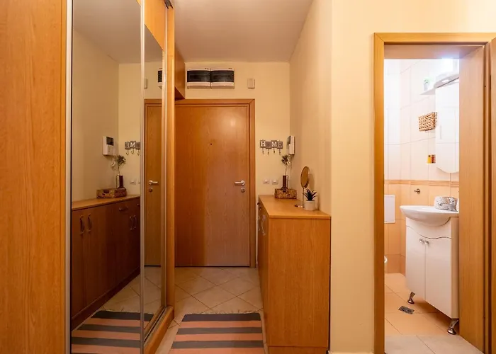 Premium Comfy 2bdr - Free Parking - Fast Wi-fi Апартамент