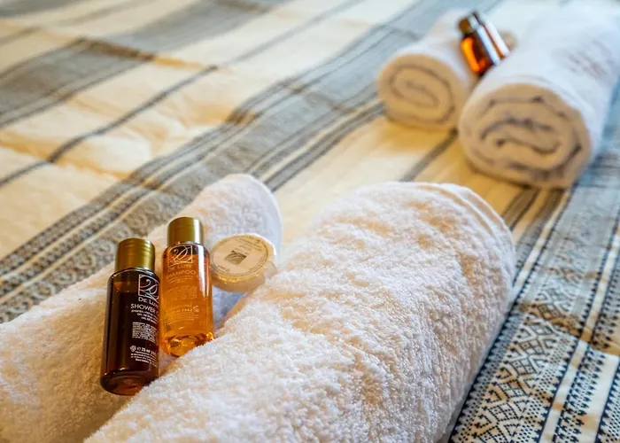 Premium Comfy 2bdr - Free Parking - Fast Wi-fi Διαμέρισμα *