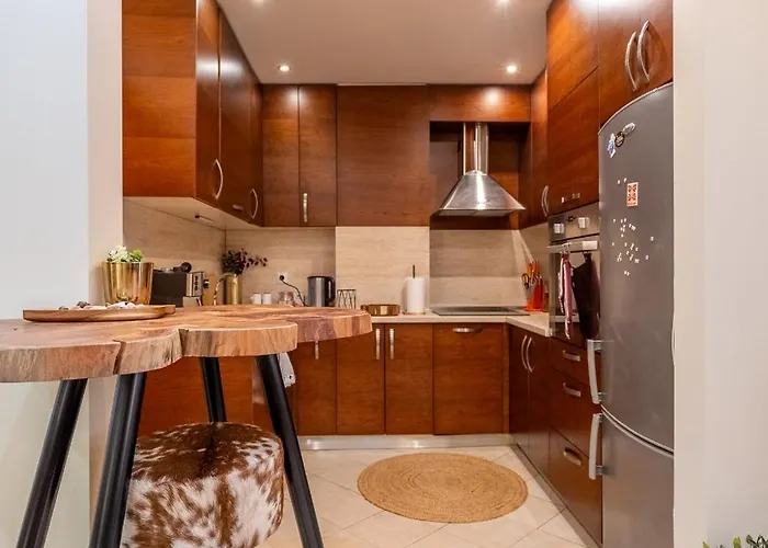 Premium Comfy 2bdr - Free Parking - Fast Wi-fi Апартамент София