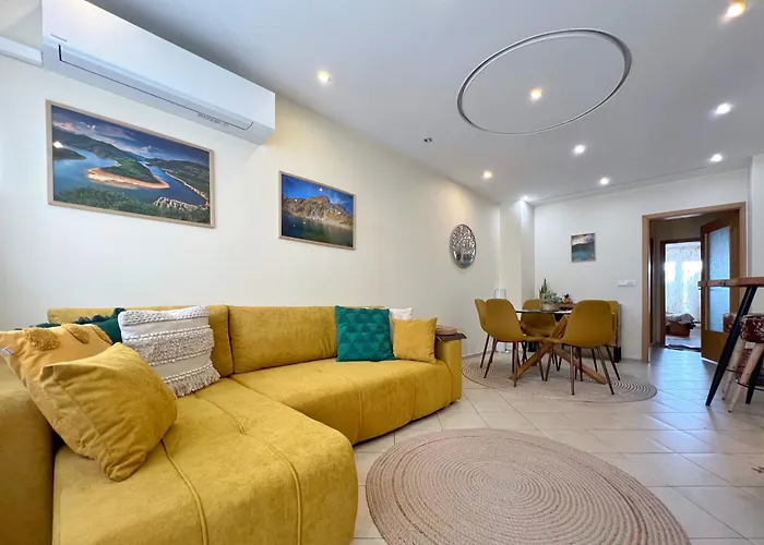 Premium Comfy 2bdr - Free Parking - Fast Wi-fi