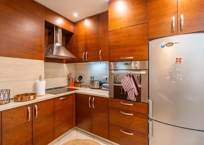 Premium Comfy 2bdr - Free Parking - Fast Wi-fi