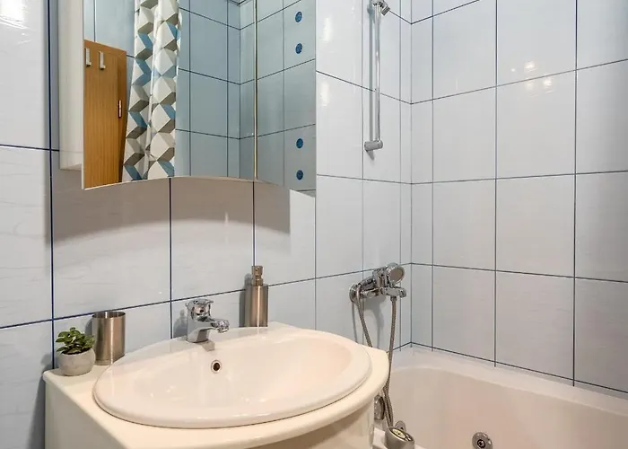 Premium Comfy 2bdr - Free Parking - Fast Wi-fi